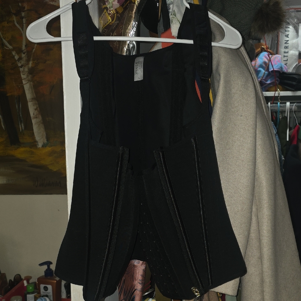 Black Sleeveless Vest with Zipper Details